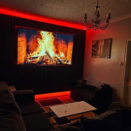 Lister Park Bradford 2Bed Detached Cottage House Parking Cinema Screen Games Room Exterior foto