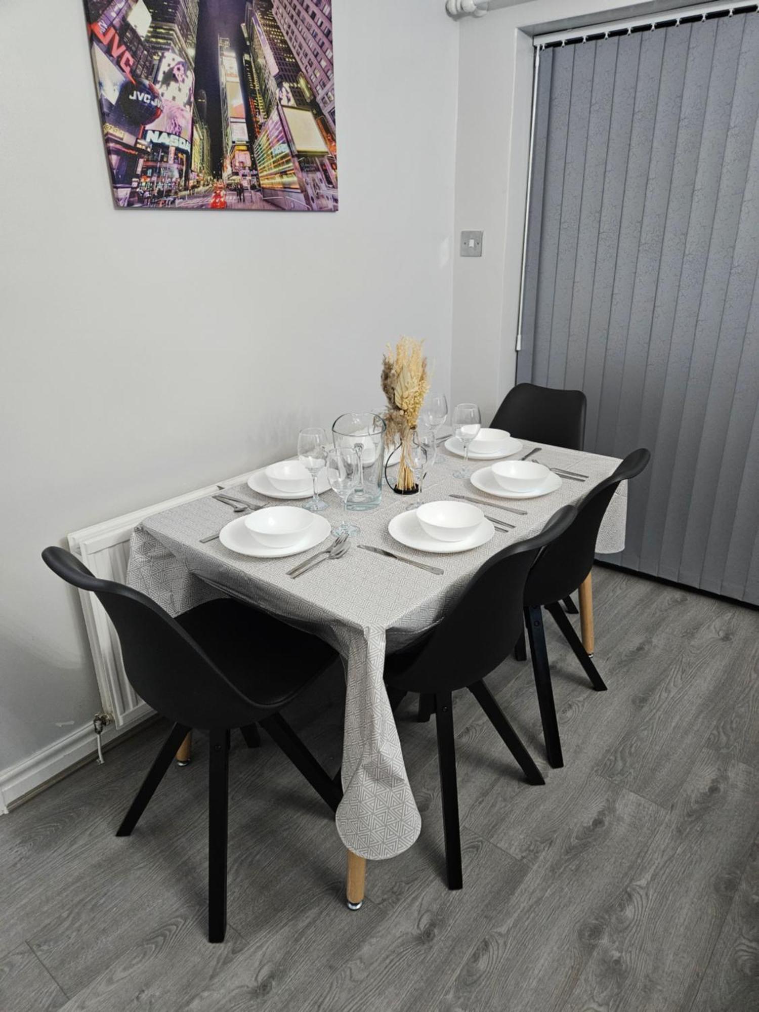 Lister Park Bradford 2Bed Detached Cottage House Parking Cinema Screen Games Room Exterior foto